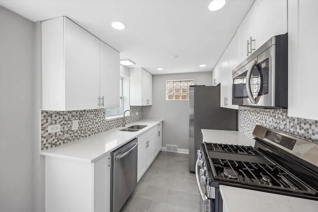 5153 South Oak Park Avenue Chicago IL 60638