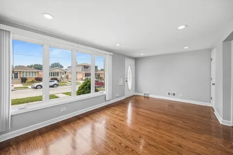 5153 South Oak Park Avenue Chicago IL 60638