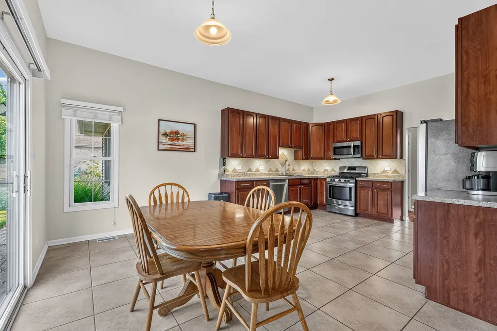 2592 Molly Court New Lenox IL 60451