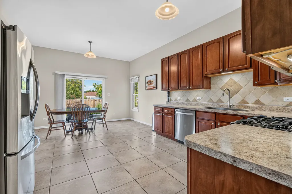 2592 Molly Court New Lenox IL 60451