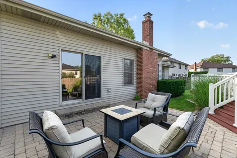 2592 Molly Court New Lenox IL 60451