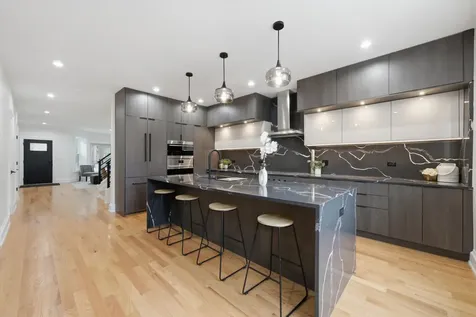 2334 North Oakley Avenue Chicago IL 60647