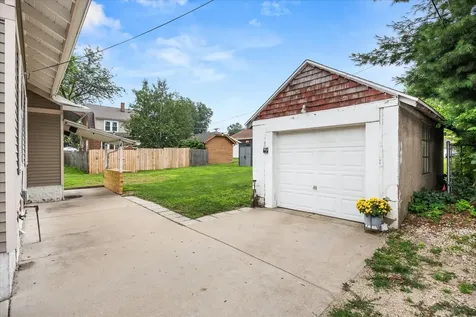 109 West Moore Street Ottawa IL 61350