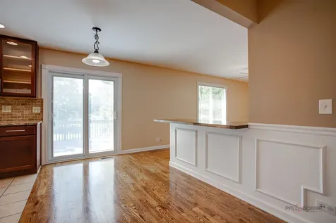 2382 North Quaker Hollow Lane Round Lake Beach IL 60073