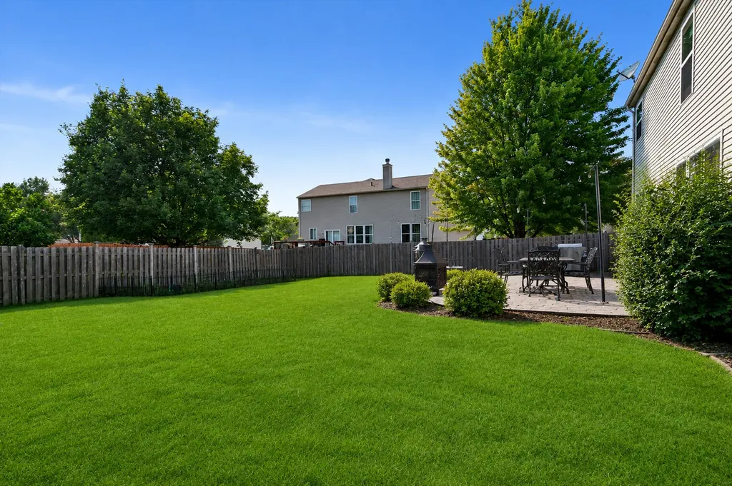 223 Clubhouse Street Bolingbrook IL 60490