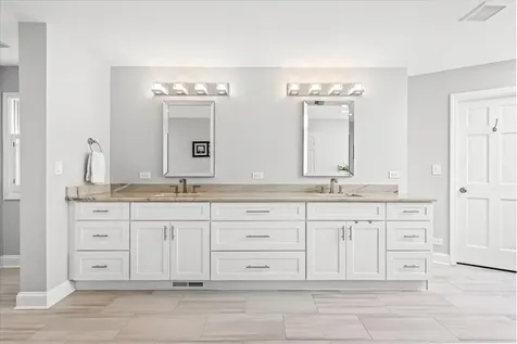 455 Rockefeller Road Lake Forest IL 60045