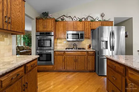 232 Royal Lane Bloomingdale IL 60108