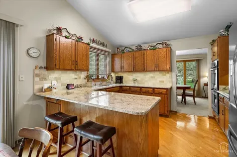 232 Royal Lane Bloomingdale IL 60108