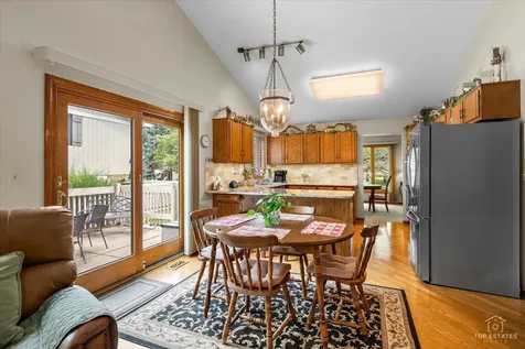 232 Royal Lane Bloomingdale IL 60108