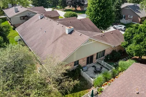 232 Royal Lane Bloomingdale IL 60108