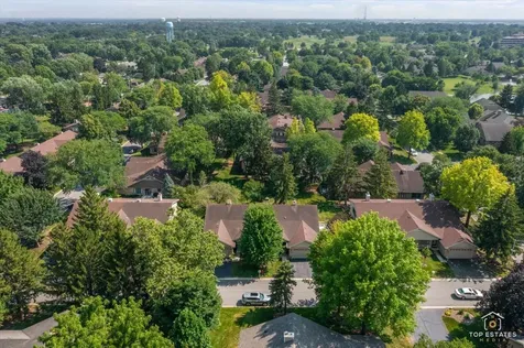 232 Royal Lane Bloomingdale IL 60108
