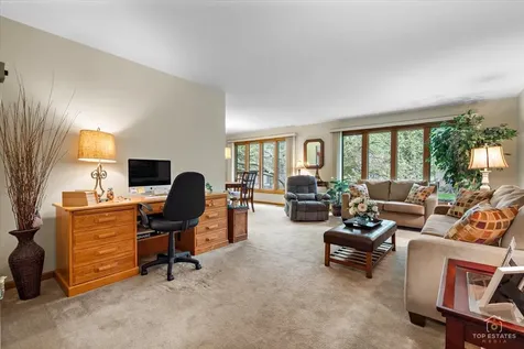 232 Royal Lane Bloomingdale IL 60108