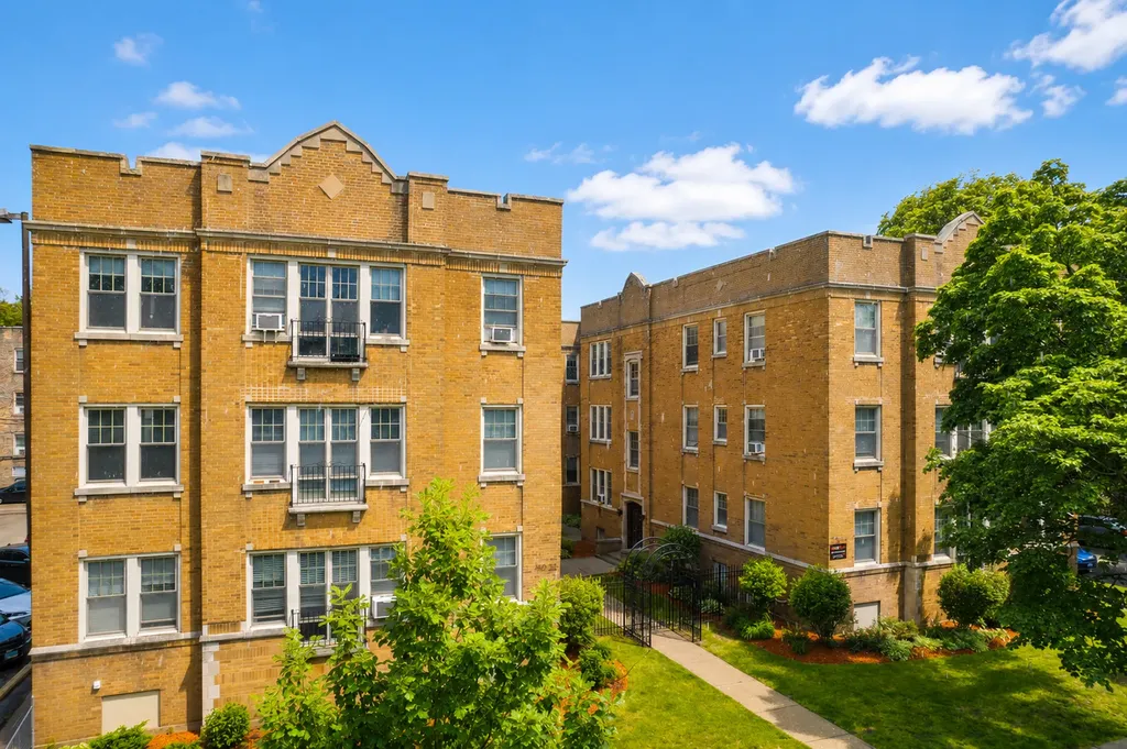 736 Reba Place Evanston IL 60202