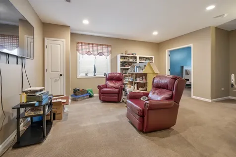 823 Karen Drive Hampshire IL 60140