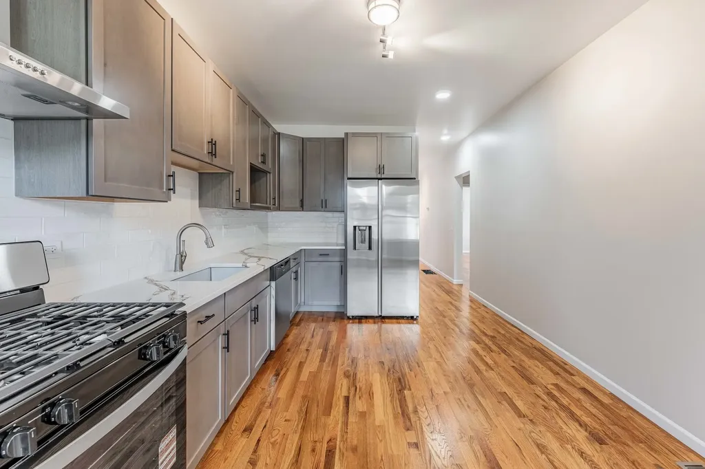 7639 South Ada Street Chicago IL 60620