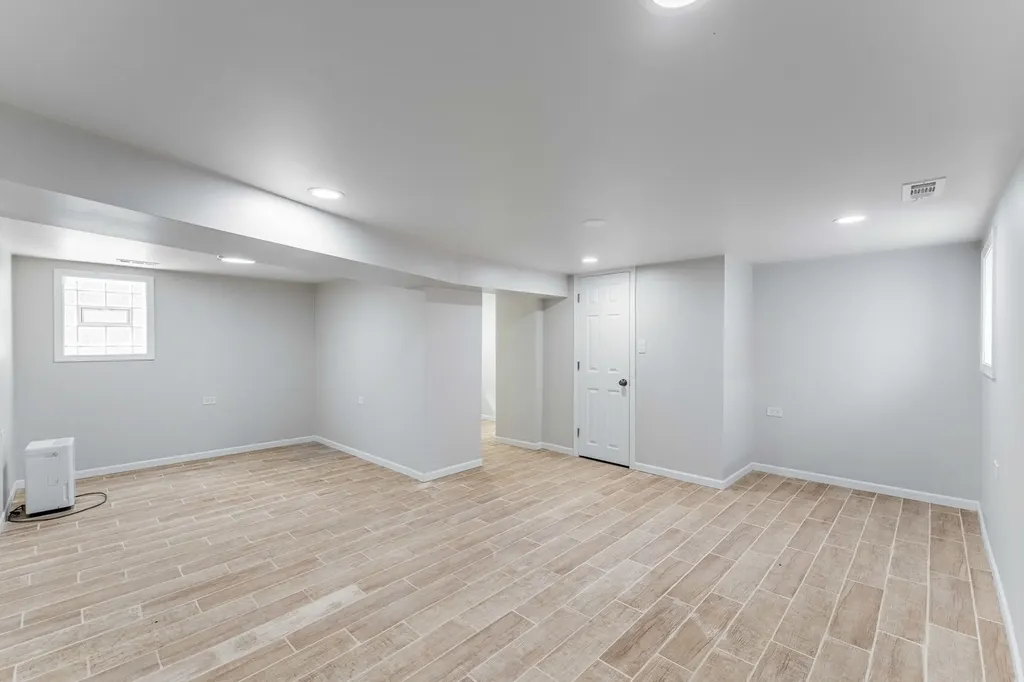 7639 South Ada Street Chicago IL 60620