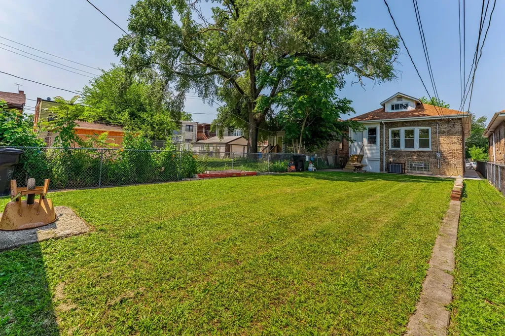 7639 South Ada Street Chicago IL 60620