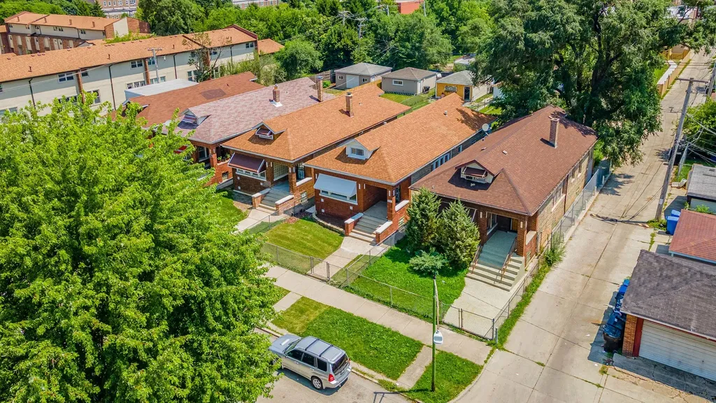 7639 South Ada Street Chicago IL 60620