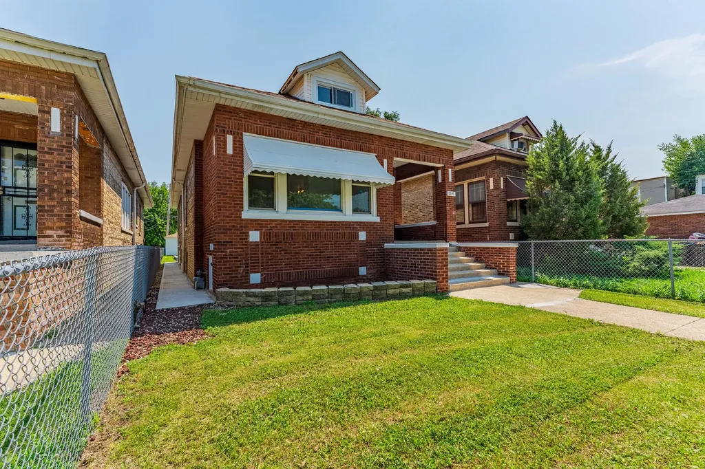 7639 South Ada Street Chicago IL 60620