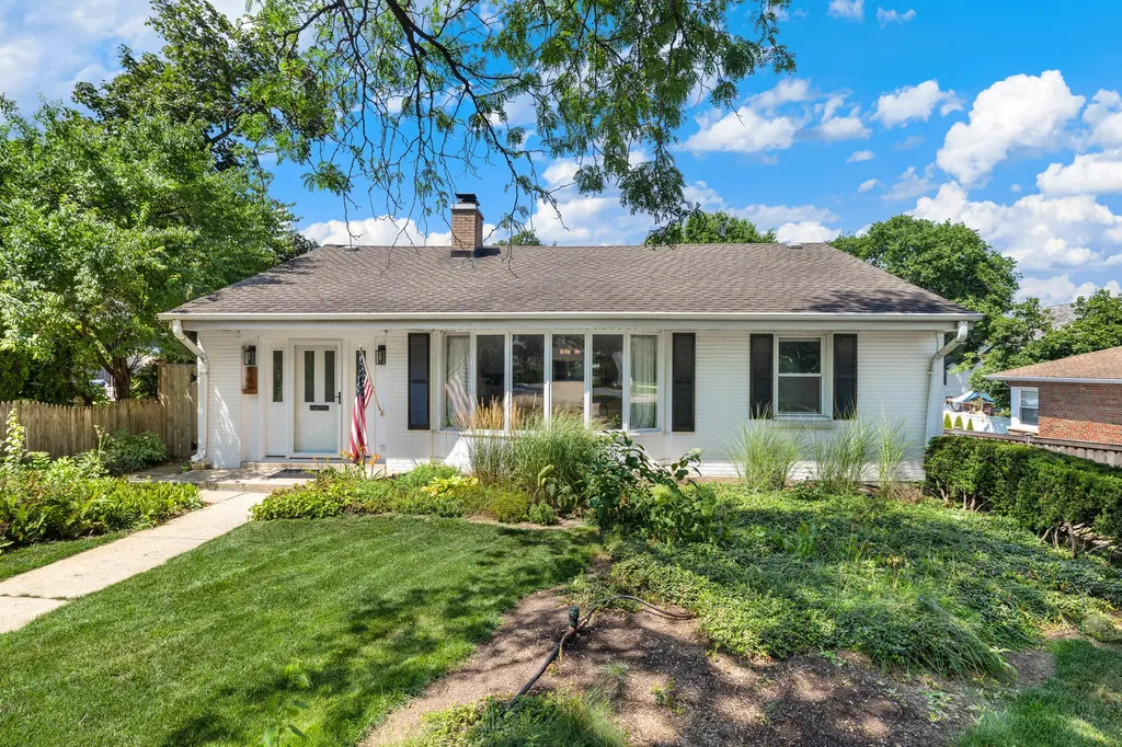 56 Chicago Avenue Clarendon Hills IL 60514
