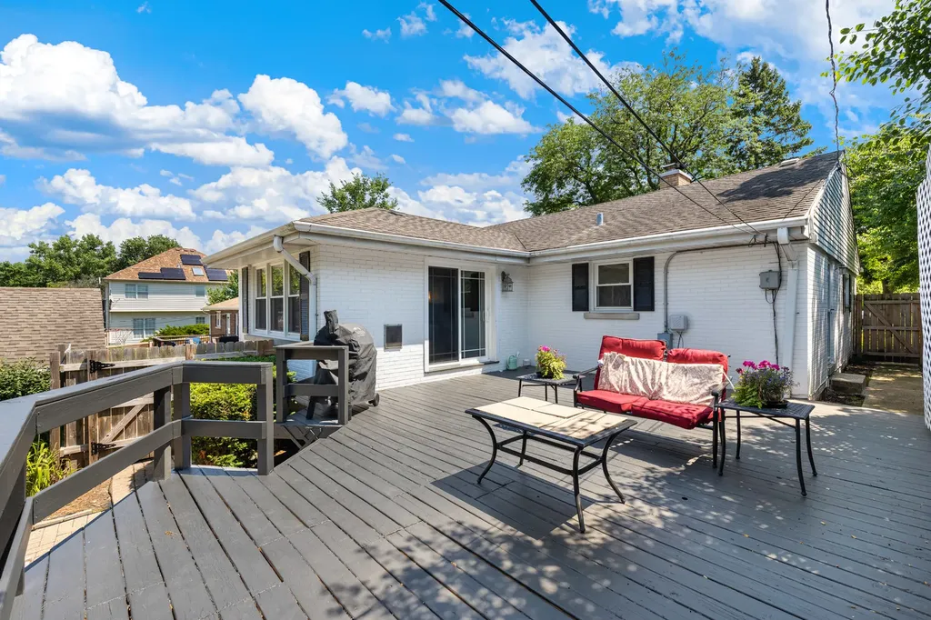 56 Chicago Avenue Clarendon Hills IL 60514