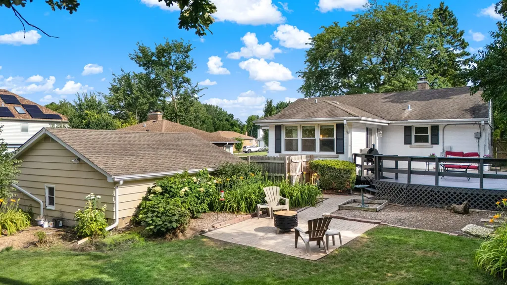 56 Chicago Avenue Clarendon Hills IL 60514