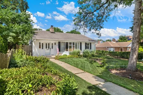56 Chicago Avenue Clarendon Hills IL 60514