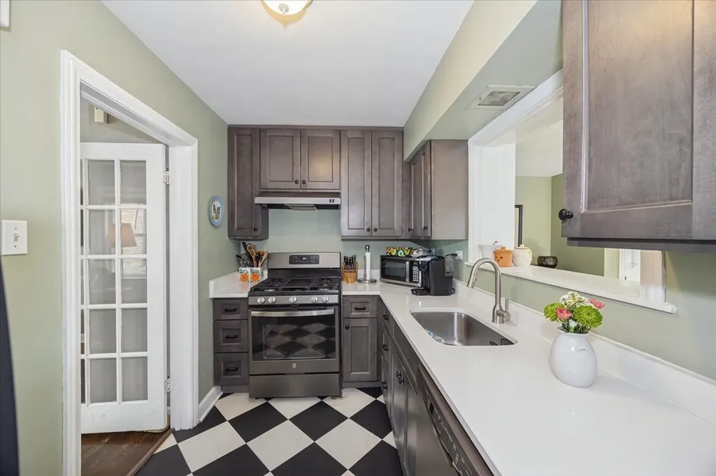 9431 Jefferson Avenue Brookfield IL 60513