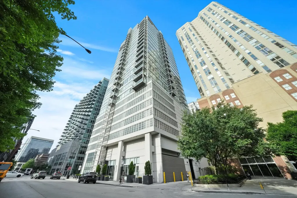 653 North Kingsbury Street Chicago IL 60654