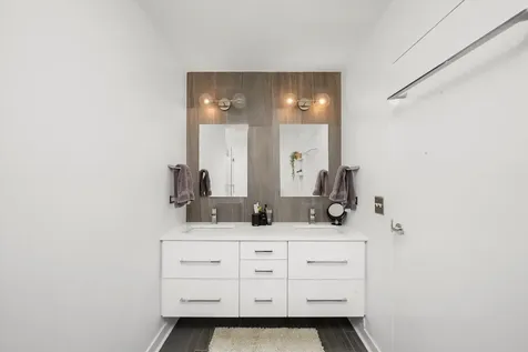 653 North Kingsbury Street Chicago IL 60654