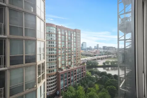 653 North Kingsbury Street Chicago IL 60654