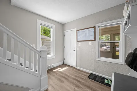 220 30TH Avenue East Moline IL 61244