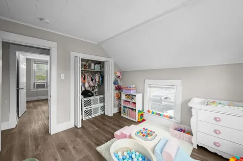 220 30TH Avenue East Moline IL 61244