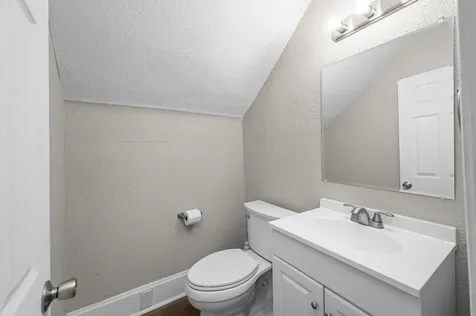 220 30TH Avenue East Moline IL 61244