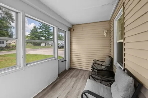 220 30TH Avenue East Moline IL 61244