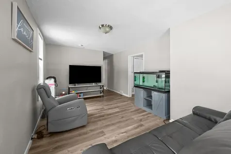 220 30TH Avenue East Moline IL 61244