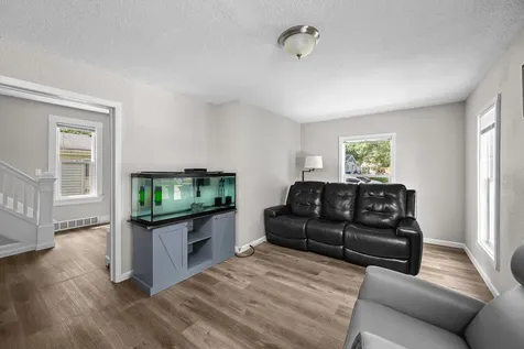 220 30TH Avenue East Moline IL 61244
