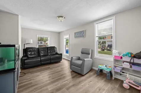220 30TH Avenue East Moline IL 61244
