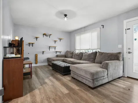 1603 Roder Court Streamwood IL 60107