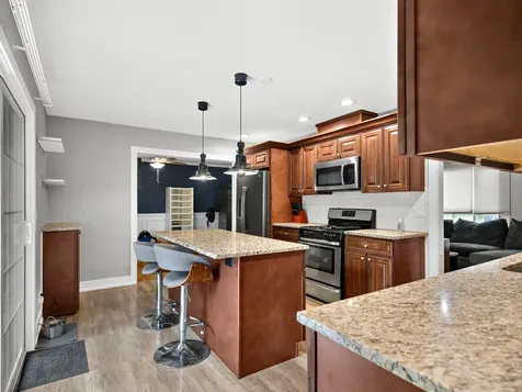 1603 Roder Court Streamwood IL 60107
