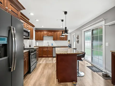 1603 Roder Court Streamwood IL 60107