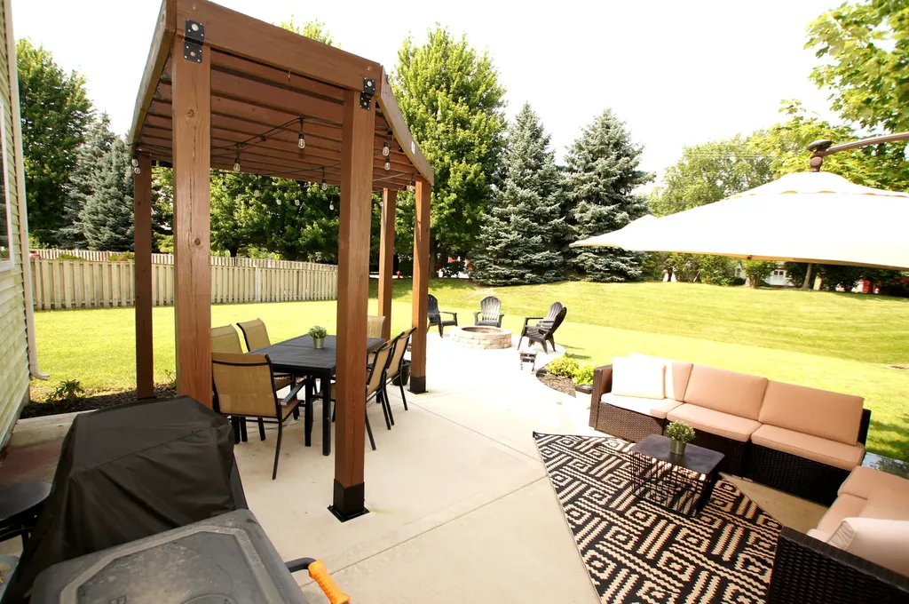 2244 Exeter Court Aurora IL 60503