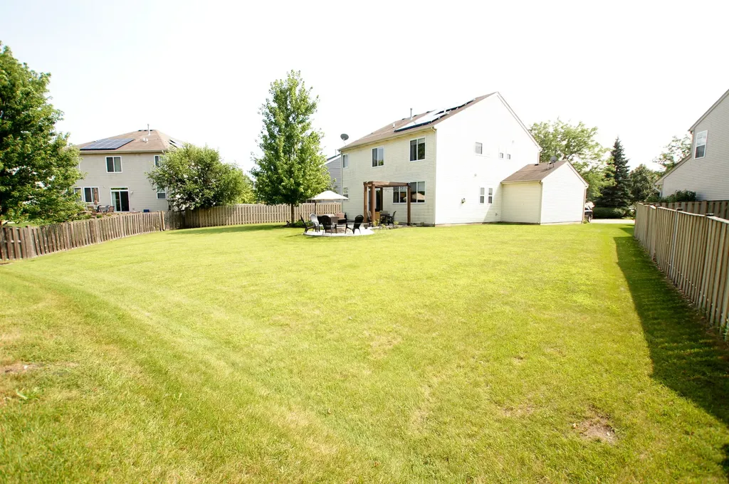 2244 Exeter Court Aurora IL 60503