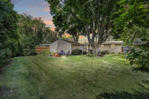 901 East Fairview Drive Tuscola IL 61953