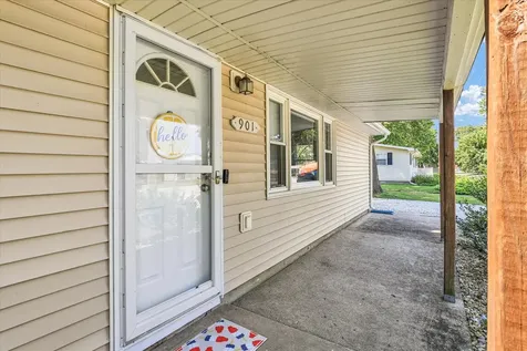 901 East Fairview Drive Tuscola IL 61953