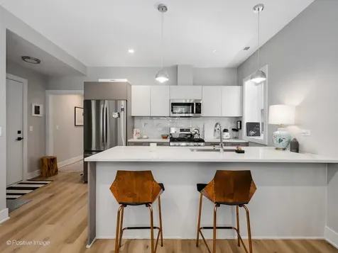 833 North Hoyne Avenue Chicago IL 60622