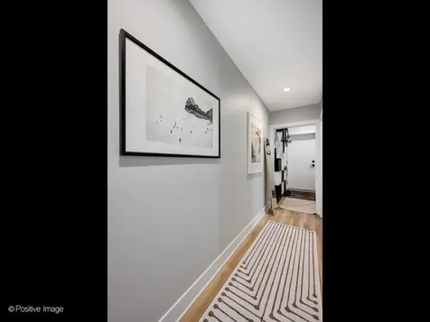 833 North Hoyne Avenue Chicago IL 60622