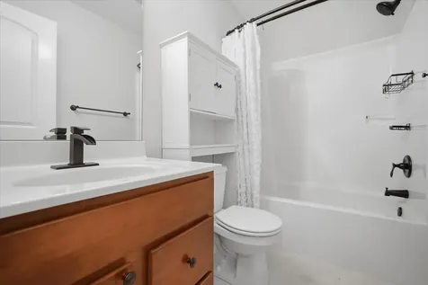 2909 Breezewood Boulevard Bloomington IL 61704