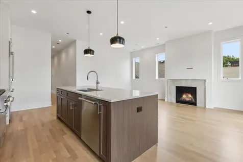 3820 North Damen Avenue Chicago IL 60618