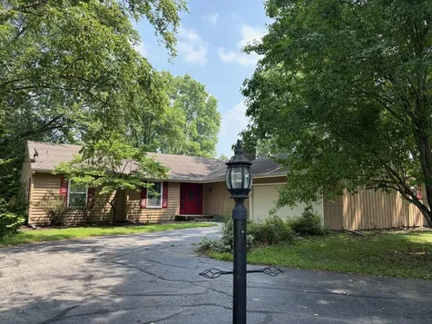 147 Woodlake Road Seymour IL 61875